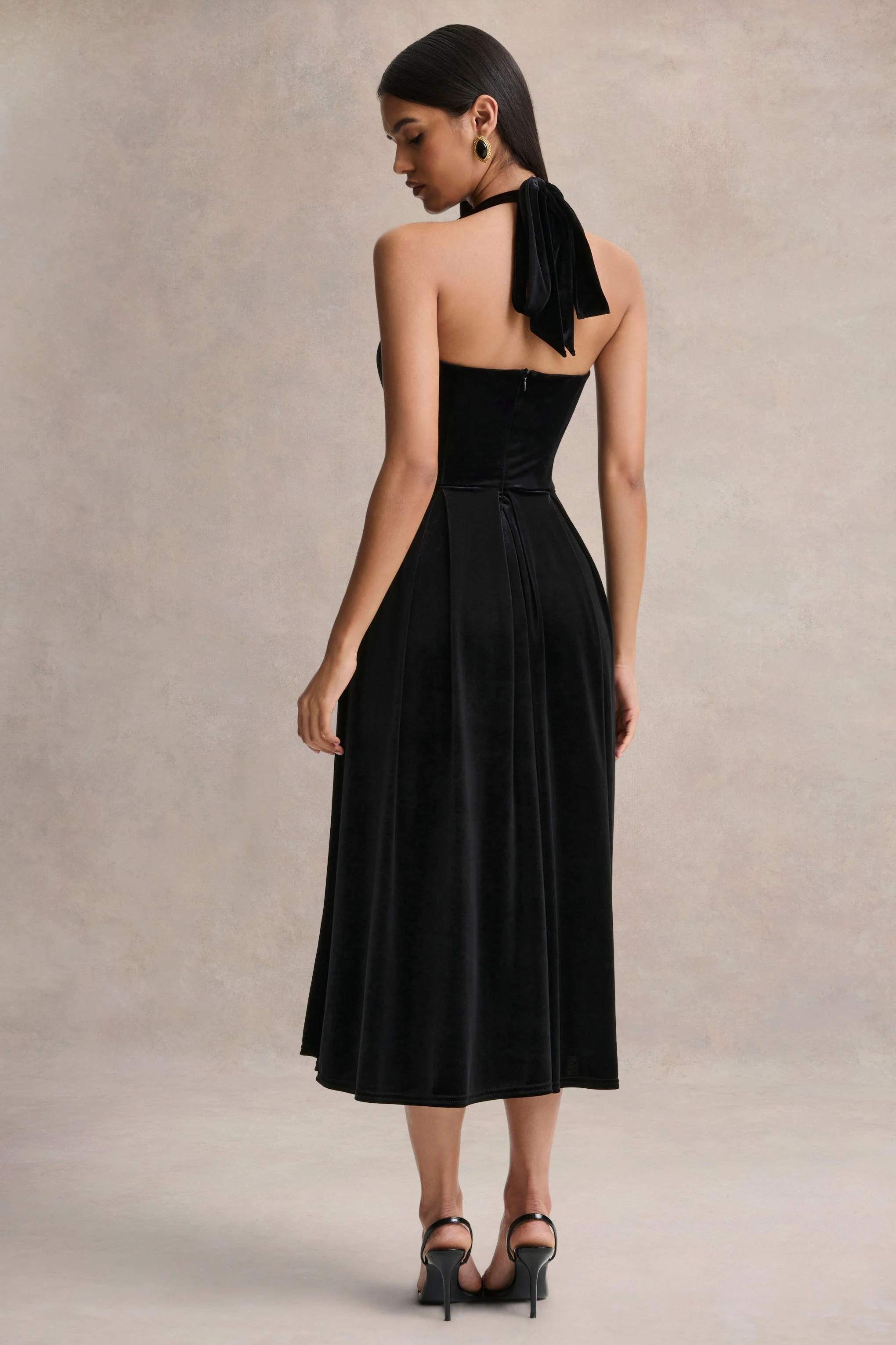 Esmeray | Black Velvet Sweetheart-Neck Midi Dress - Image 5