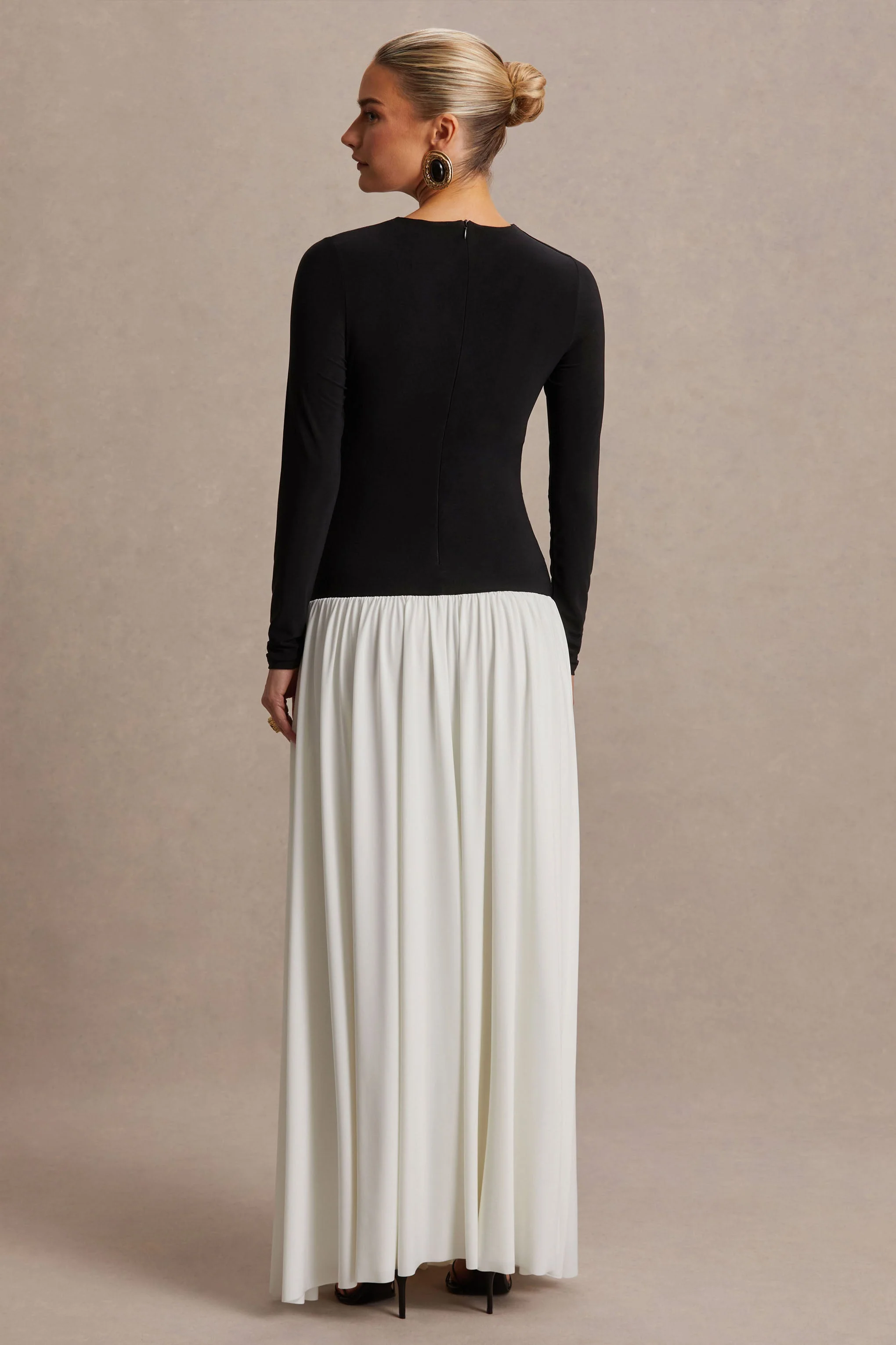 Monroe | Black And White Crew-Neck Maternity Maxi Dress With Drop-Waist - Image 2