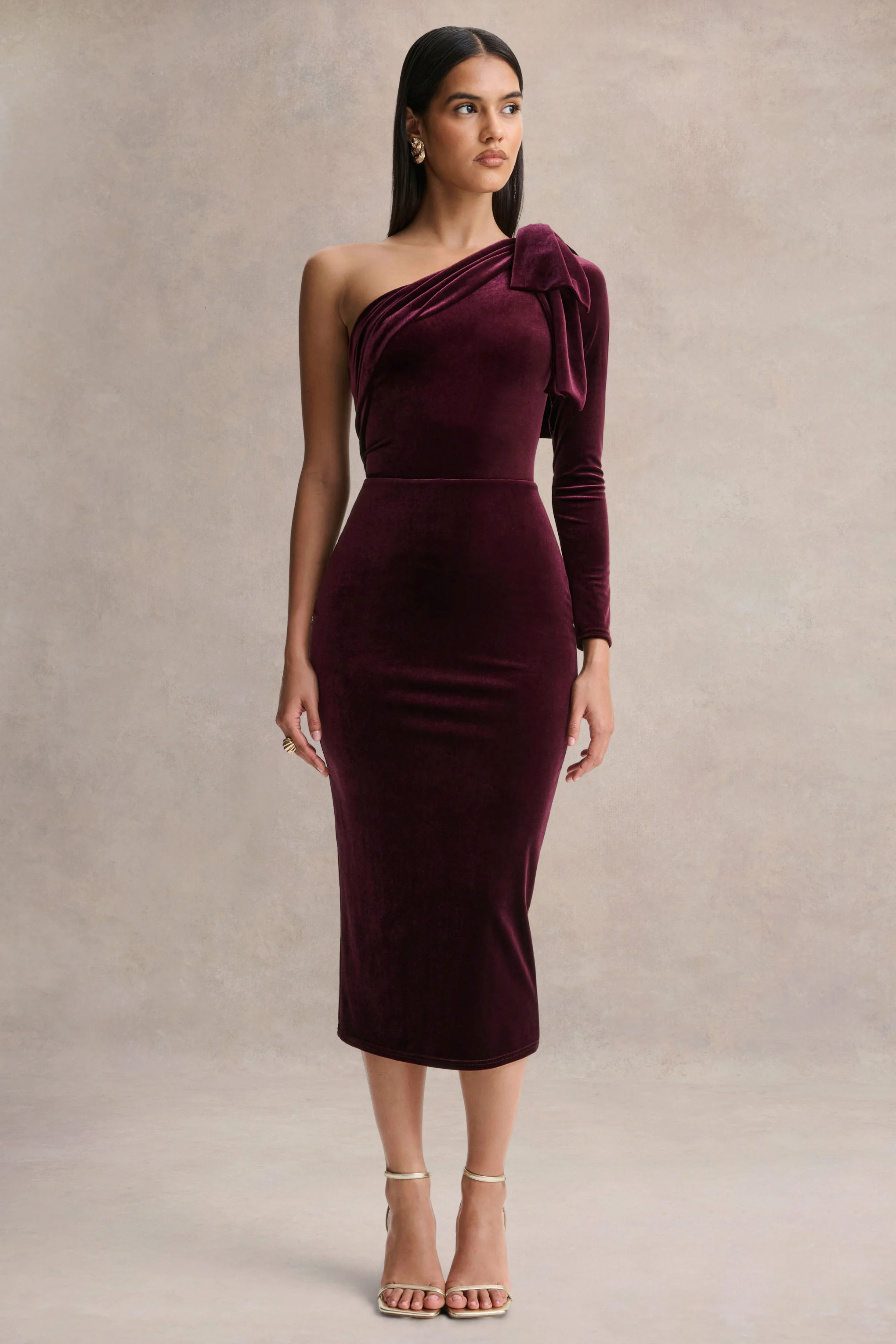 Vespera | Burgundy Velvet Asymmetric Neck Midi Dress With Bow Detail - Image 4