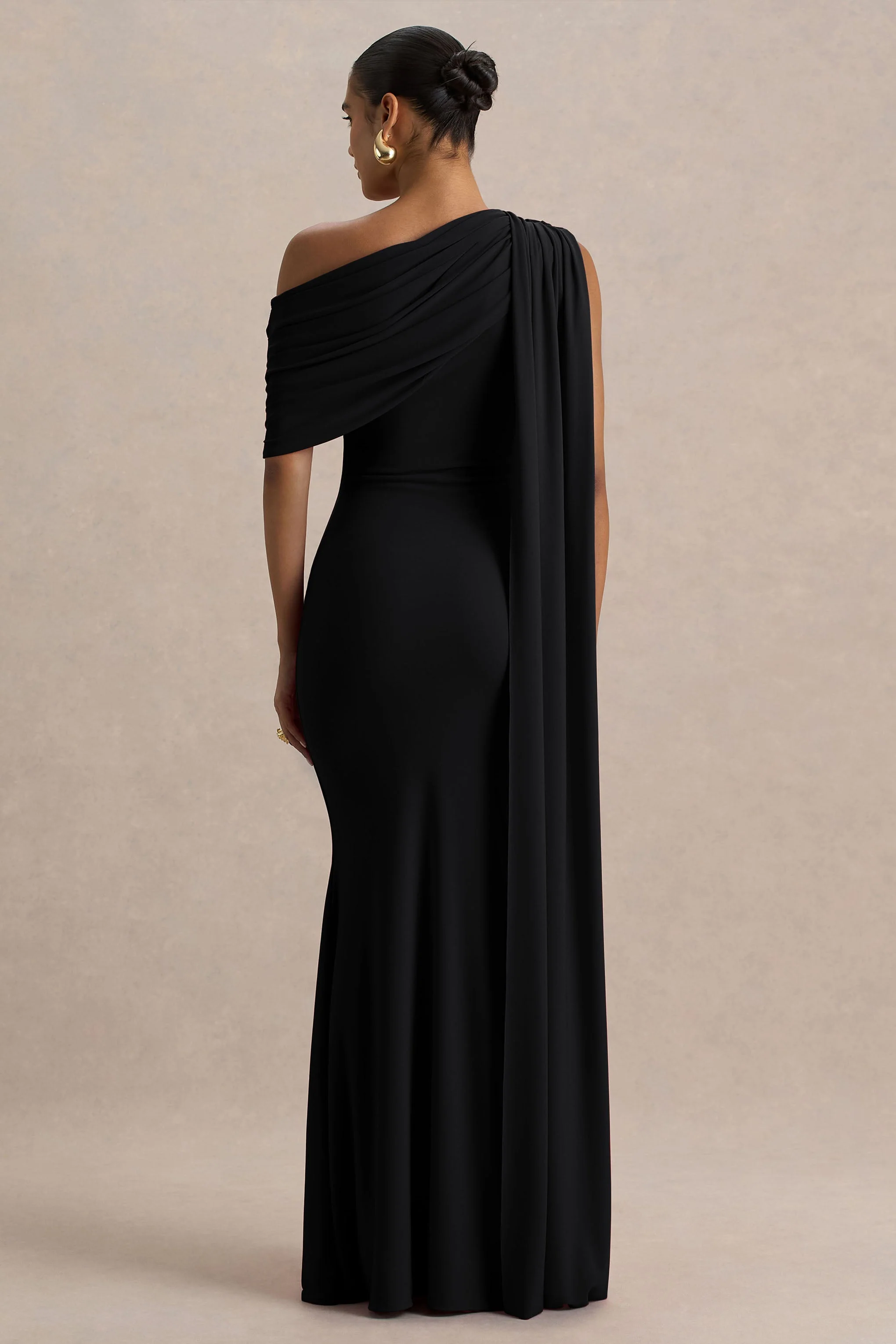Zendaya | Black Asymmetric-Neck Fishtail Maxi Dress With Sash - Image 2